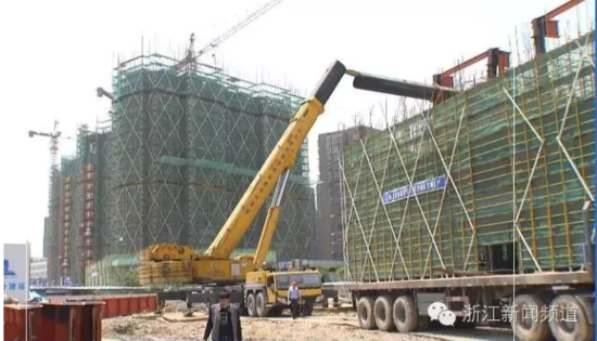 五一假期，杭州一工地的起重機吊機倒塌，造成1人重傷，3人輕傷